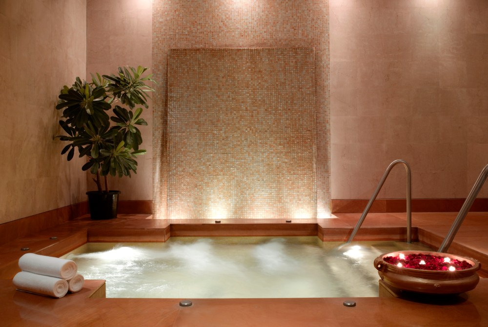 Club Oasis, Grand Hyatt Mumbai.jpg